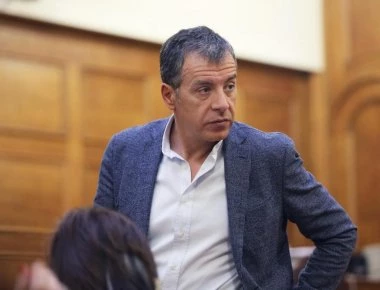 Θεοδωράκης: «Γελοία η πρόταση Καμμένου για νέες αμερικανικές βάσεις στην Ελλάδα»